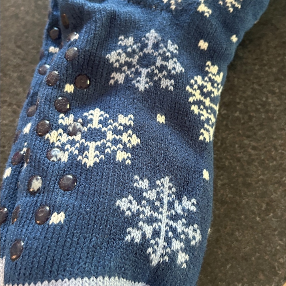 Blue Snowflake Fuzzy Slipper Socks - Picture 4 of 4